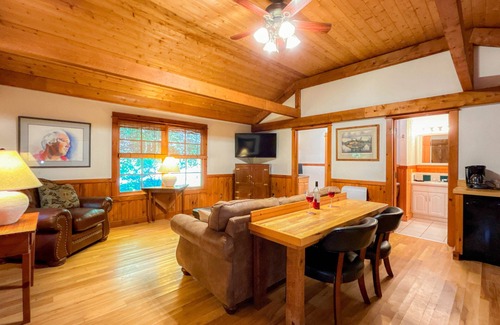 Bryson City Cottage | Buffalo Bridge Cottage | Couples Retreat | Bryson City | Great Smoky Mountains