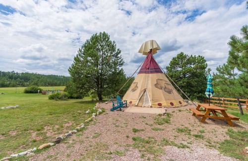 Hot Springs RV Rental | Buffalo Tipi at Highland Meadows