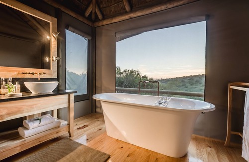 Paterson Cabin | Bukela Game Lodge Amakhala Game Reserve