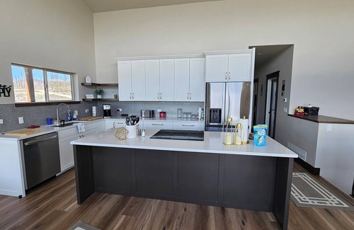 Grand Lake House | Bull Mountain Lodge ~ Stunning views of valley, lakes and meadow, brand new home