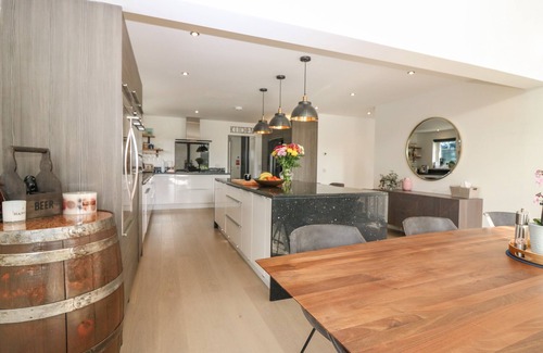 Banff Cottage | Bullpens