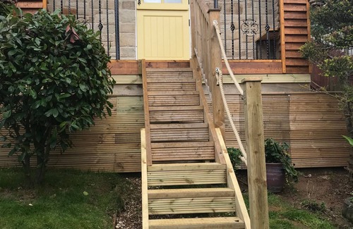 Plymstock Apartment | Bumblebee Cottage Lakeside Property