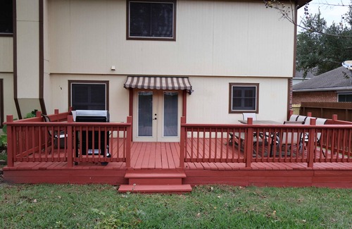 Atascocita House | Bumblebee Décor, 4 King Beds, near Bush/IAH Airport