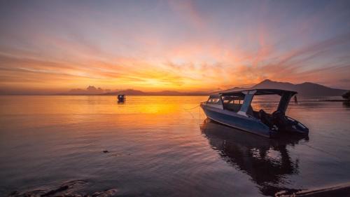 Bunaken Hotel | Bunaken Sunrise Beach