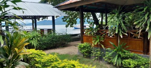 Bunaken Hotel | Bunaken Sunrise Beach