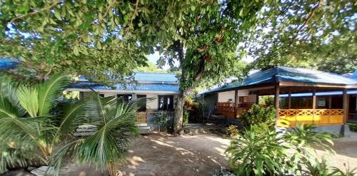 Bunaken Hotel | Bunaken Sunrise Beach
