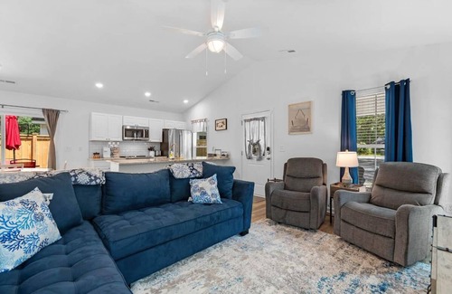 Georgetown House | Bungalow at the Bay 3 Bedroom Vacation Home