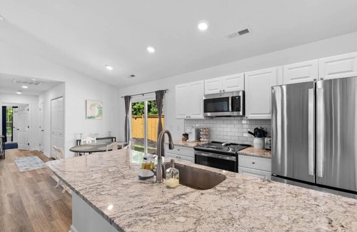 Georgetown House | Bungalow at the Bay 3 Bedroom Vacation Home