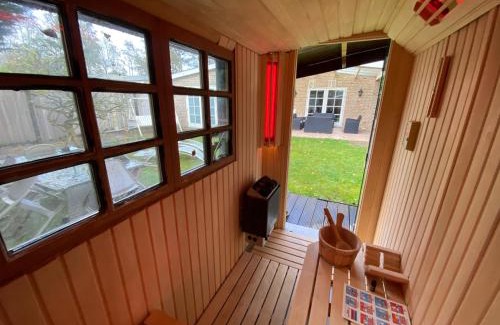 Vijfhuizen Villa | Bungalow between Amsterdam and Haarlem with sauna