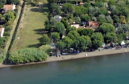 Bolsena House | Bungalow 'Camping Massimo - 2' with Lake View, Private Terrace and Private Garden