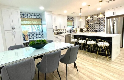 Georgetown House | Bungalow close to Gtown Square/Bikes/Outdoor Space