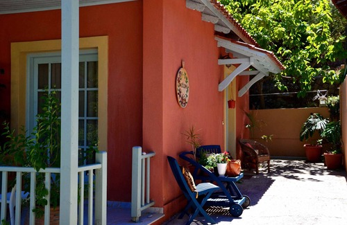 Leivathos House | Bungalow Kefalonia Greece: cute 2 bedroom bungalows by Spartia beach, veranda