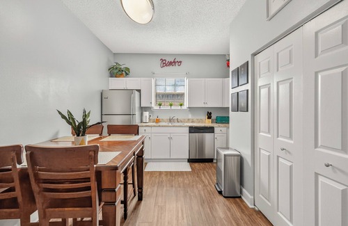 Tallahassee House | Bungalow mins from College/Mid/Down-towns