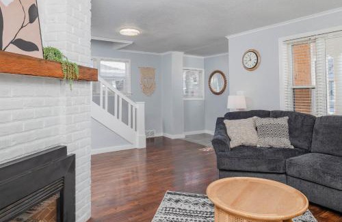 Oshkosh House | Bungalow on Baldwin - 3 bed 2 bath