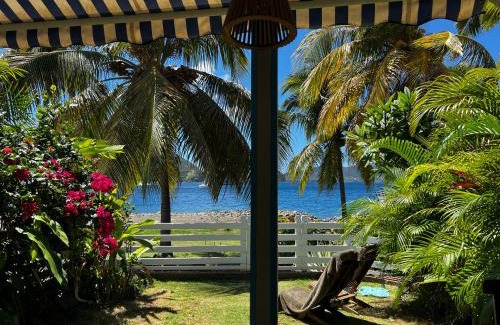 Terre-de-Haut House | Bungalow Sucrier, les pieds dans l'eau