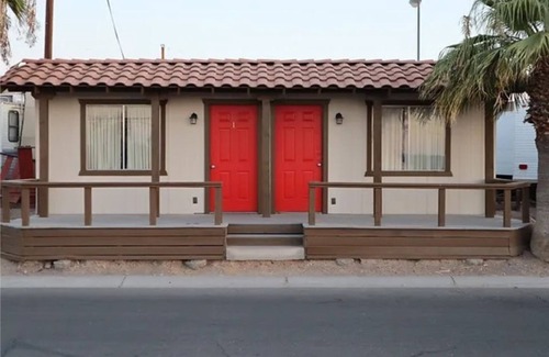 Yuma House | Bungalow that's Located within Walking Distance of Martinez Lake!