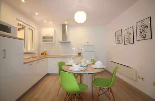 Antonci House | Bungalow with pool and air conditioning