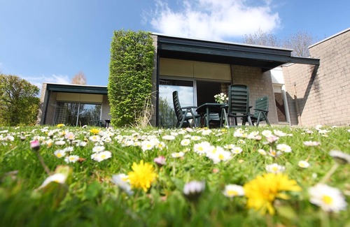 Strucht House | Bungalow with Sauna Near Valkenburg