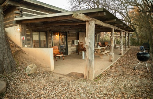 Buffalo City Cabin | Bunk Lodge - Rileys Outfitter