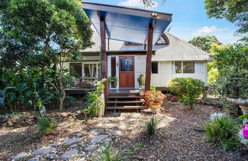Buderim House | Bunyarina Cottage on Buderim- Pet Friendly