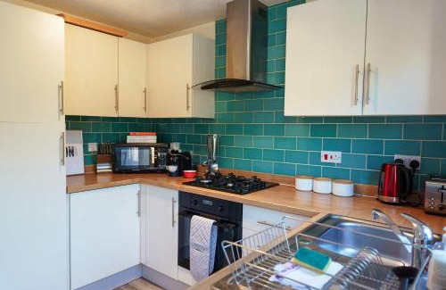 Little Stoke House | Burden close two bedroom house with garden
