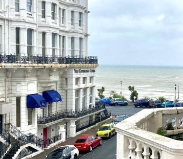Eastbourne City Centre Villa | Burlington Palace Eastbourne Seafront Villa with Garden.