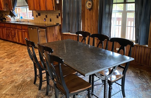 Bastrop Cabin | Burn Valley Lodge is a spacious and fun 'resort style' place on 100 Acres