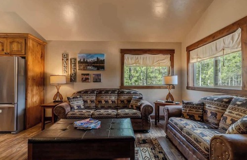 West Yellowstone Cabin | Burnt Hole Summary: S