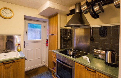 Windermere Cottage | BURROW COTTAGE, with a garden in Bowness-On-Windermere