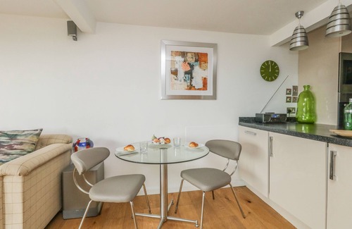 Bridport Cottage | BURTON BAY, pet friendly, luxury holiday cottage in Burton Bradstock