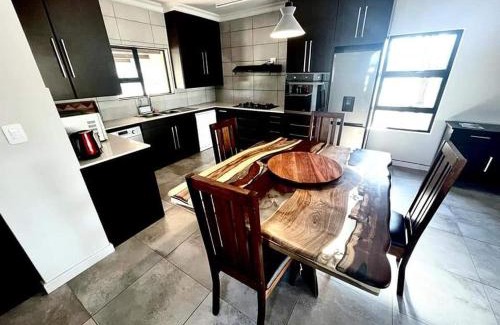 Hammanskraal Villa | Bushveld Magic