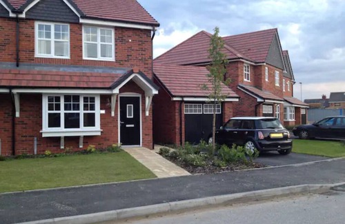 Farington Moss House | Business or Holiday Rental in Modern House