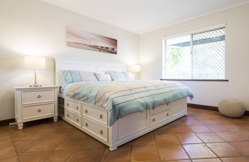 West Busselton House | BUSSELTON BLISS - Beach, Family Friendly and Secure Gardens. Shops Nearby!