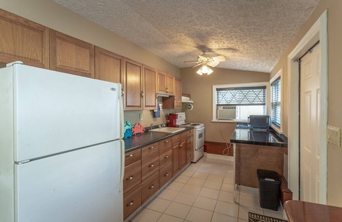 Carrabelle House | Buster's View 1BR/1BA overlooking Carrabelle River- Winter Special $99 per night