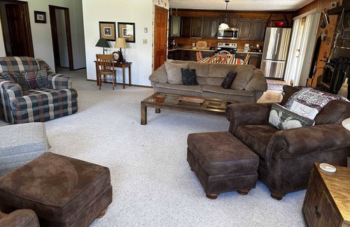 Lake City Cabin | Buttercup Cabin - Quiet Neighborhood with Plenty of Room for All - 4 Bedroom/2.5 Bathroom