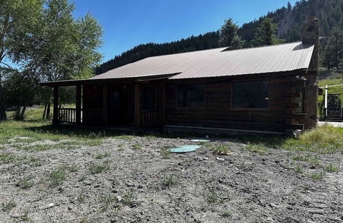 Lake City Cabin | Buttercup Cabin - Quiet Neighborhood with Plenty of Room for All - 4 Bedroom/2.5 Bathroom