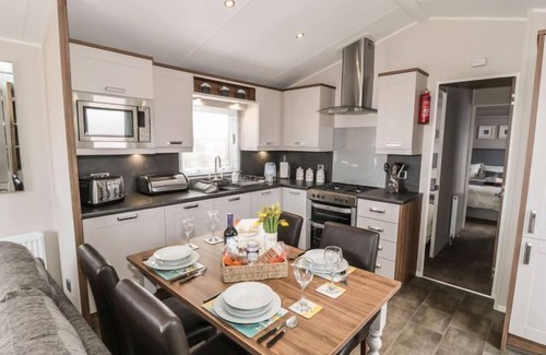 Runswick Bay Cottage | Buttercup Lodge