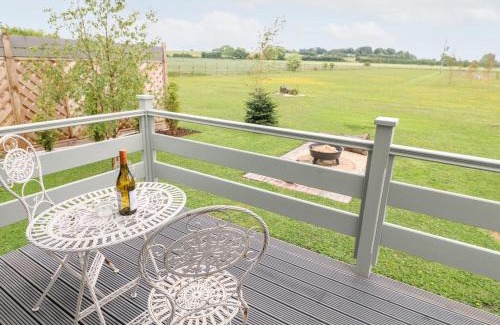 North Wheatley House | Buttercup Lodge