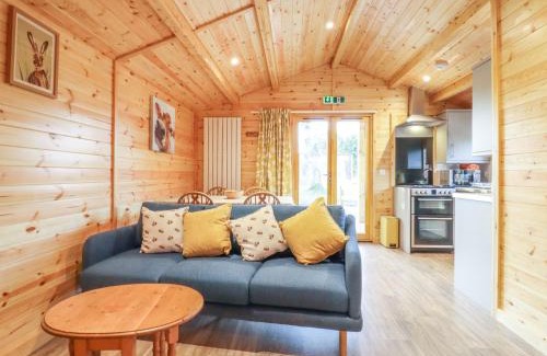 Theberton House | Buttercup Lodge