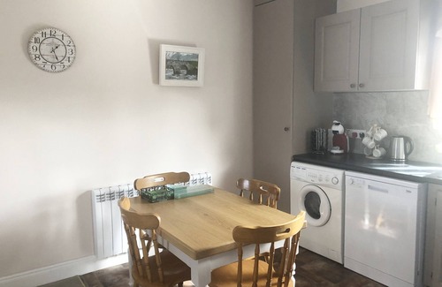 Clifden Apartment | Buttermilk Lodge - "Goulane" 2 Bedroom Apartment, 5 mins walk Clifden Centre