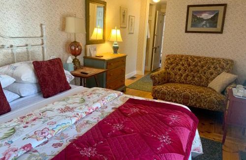 Intervale Bed & Breakfast | Buttonwood Inn on Mount Surprise