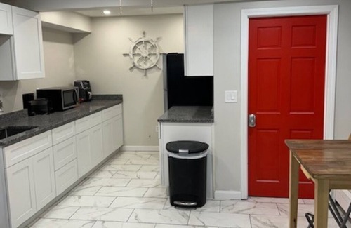 West Wareham Apartment | Buzzard Bay Beach House 3 minute walk to beach firepit bbq grill water park