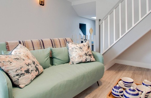 Ferryside House | Bwthyn Bach - One Bedroom House, Sleeps 2