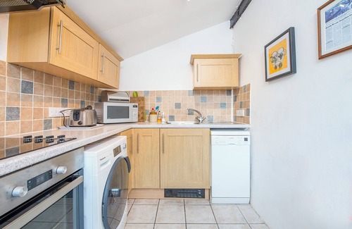Roch Cottage | Bwthyn Beatties, Holiday property Newgale, Sleeps 4, 2 bedrooms, bathrooms