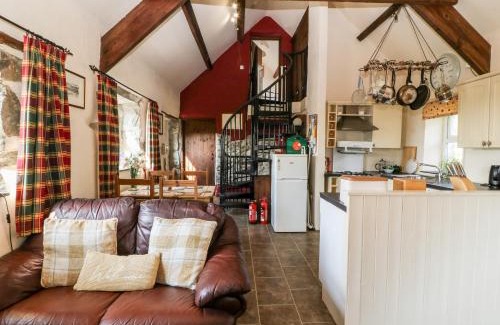 Rhyd-y-clafdy House | Bwthyn yr Onnen Ash Cottage
