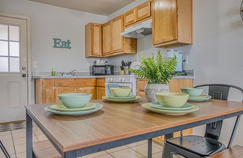 Biggs Field Apartment | ✨ BY FORT BLISS: 2 KING BEDS, FAST WIFI, FULL BATH, LAUNDRY