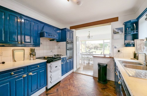Chichester Cottage | By Harbour, Birdham - a family house that sleeps 7 guests in 3 bedrooms