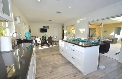 Bel Air House | BY THE SEA VACATION VILLAS 4 BED PRIVATE POOL/BEACH NEAR-LBTS gated community