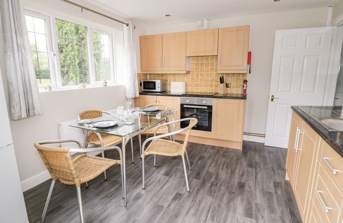 Forest of Dean Cottage | BYEFIELD LODGE, pet friendly, character holiday cottage in Welland