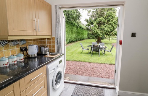 Forest of Dean Cottage | BYEFIELD LODGE, pet friendly, character holiday cottage in Welland